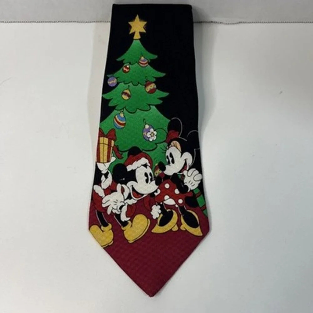 Vintage Mickey& Minnie Christmas Silk Men’s Tie. Black, Red & Green 60”x4”
